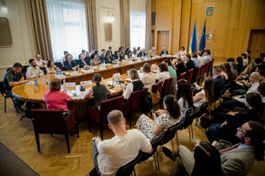 Історії успіху наших студентів. Знайомтеся, Аліна Кірєєва. Студентка 3-го курсу розповідає про виробничу практику в МЗС України